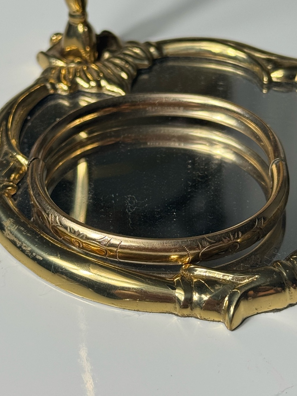 Vintage Winard Engraved Bangle 12kt gold filled hinged bracelet